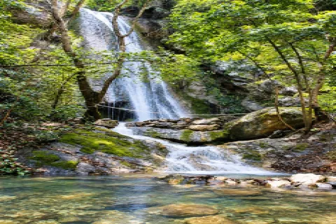 Cascate di Ampelos nel bosco di Samo