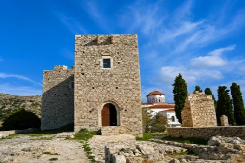 Il Castello di Lykourgos Logothetis a Pythagoreio, costruito vicino al mare
