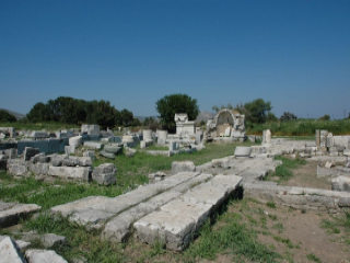 Ερείπια των αρχαίων θερμών λουτρών στον Αρχαιολογικό Χώρο Θερμών Σάμου