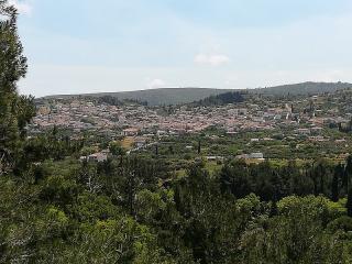 Vista panoramica della comunità municipale di Mytilinioi nel centro di Samo