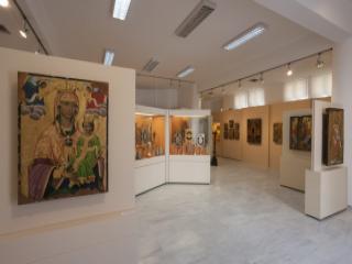 Το Εκκλησιαστικό Μουσείο της Μητρόπολης Σάμου με εκθέματα θρησκευτικής τέχνης