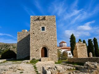 Il Castello di Lykourgos Logothetis a Pythagoreio, costruito vicino al mare